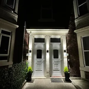 Homestay Luxury Ensuite @ Kingsley Terrace 