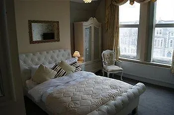 Dexby Townhouse Hotel Cardiff Guest house